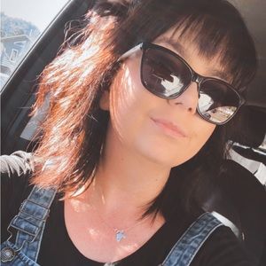 Meet your Posher, Claudine